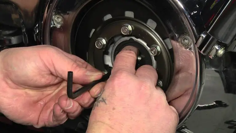 Adjusting the Clutch on a Harley