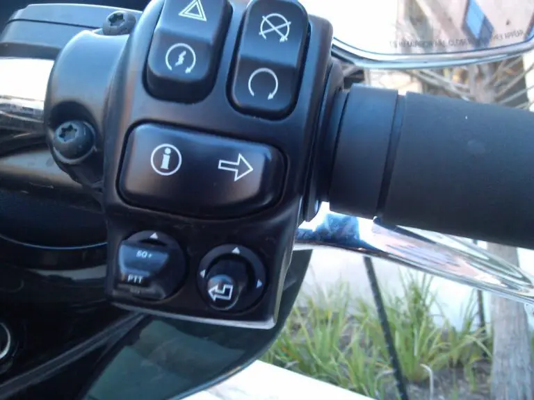 How to Turn off Emergency Flashers on Harley Davidson